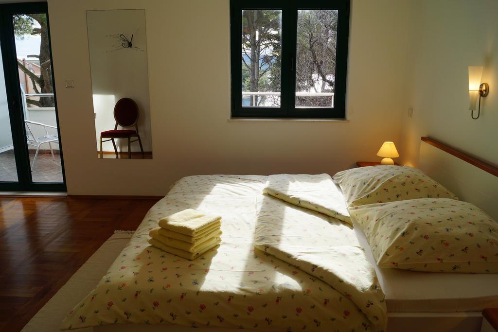 Kleine Hexe B&B Pension Pirovac Quarto foto